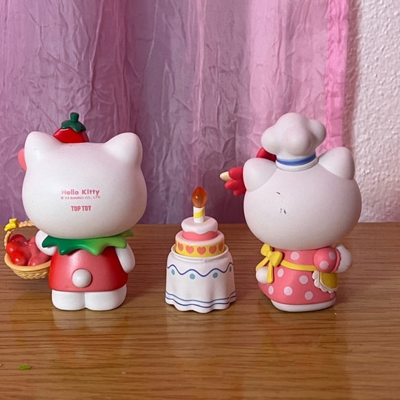 Sanrio Toptoy & Popmart Hello Kitty Figures Lot - Picture 3 of 3